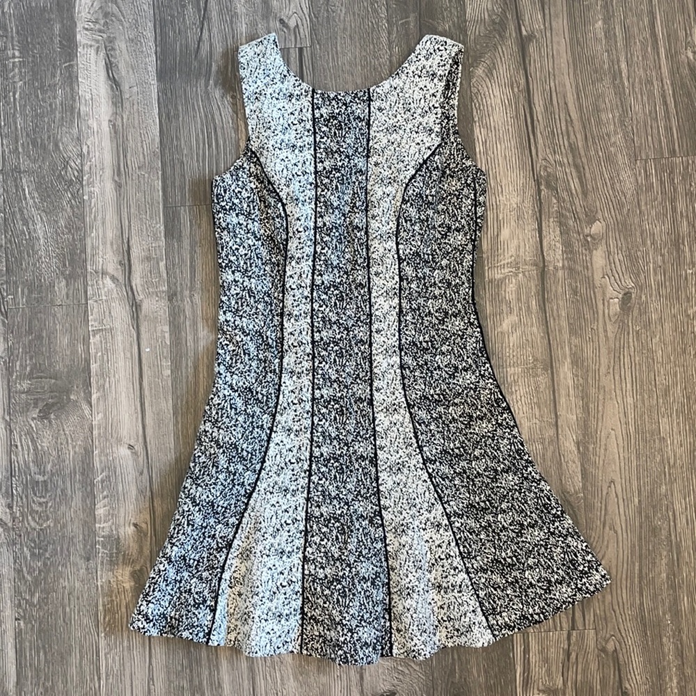 H&M Womens dress size 10 black and white speckled